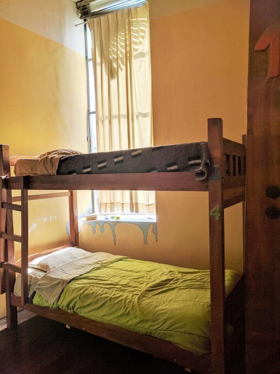 Hostal Bash And Crash
