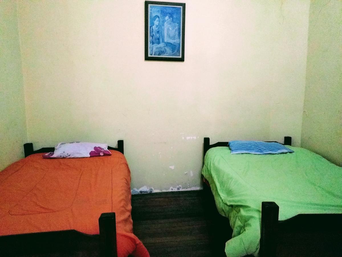 Hostal Bash And Crash